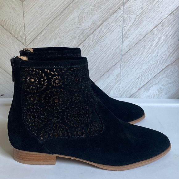 Jack Rogers Shoes - NEW Jack Rogers Ronnie suede laser cut ankle boots 7.5
